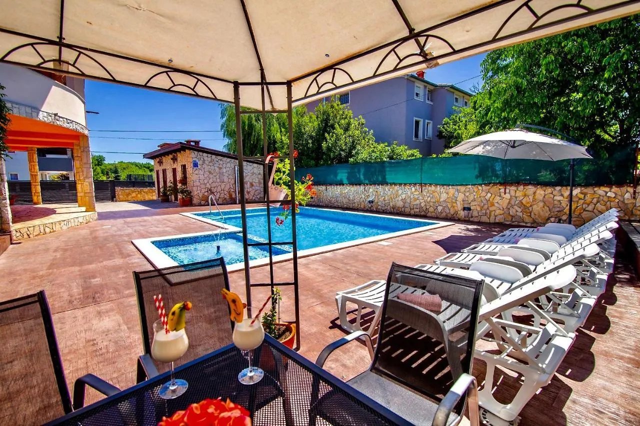 Villa Anita Pula 0*,  Kroatien